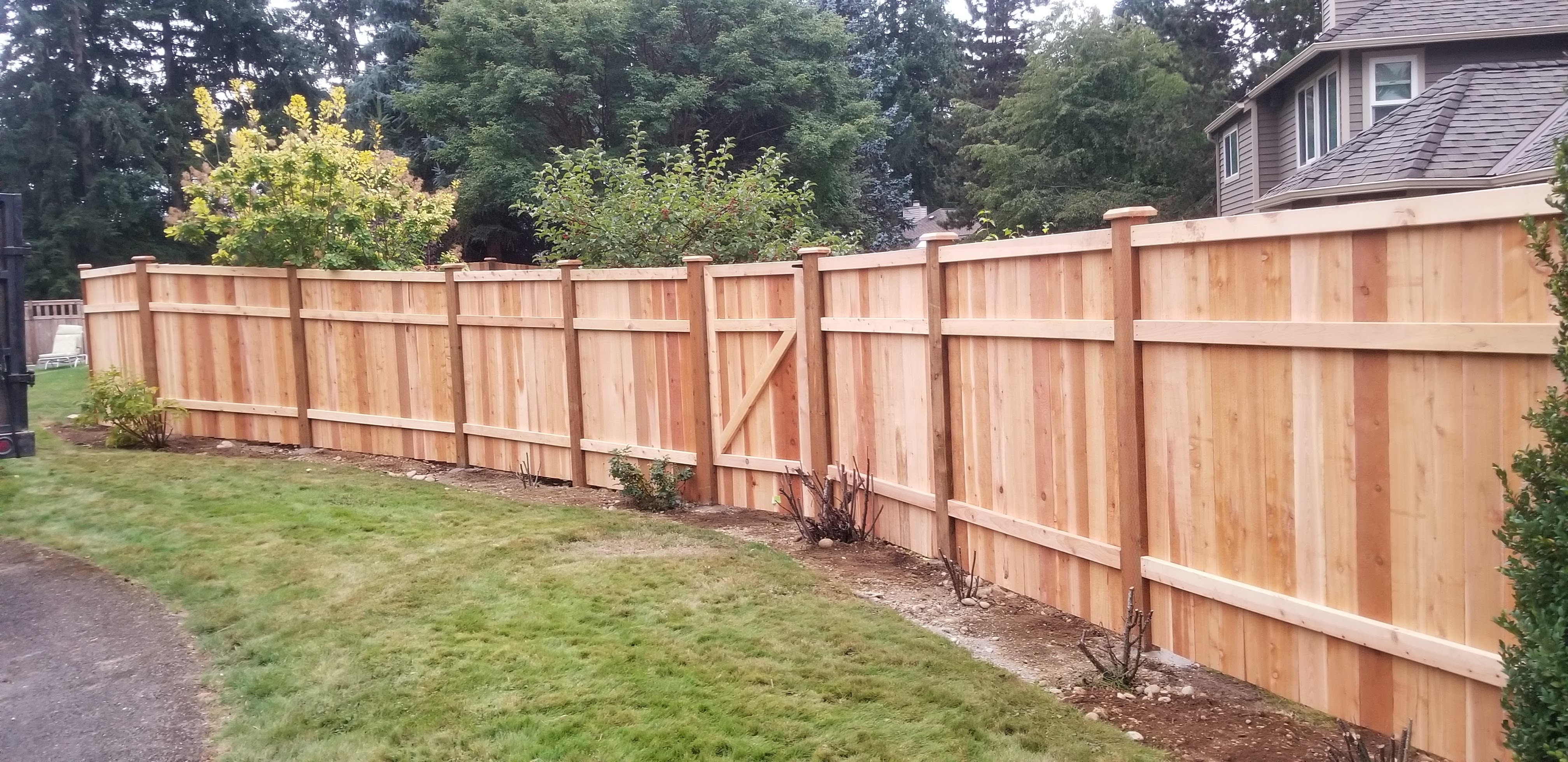 6'ft 3 rails standard estate fence 