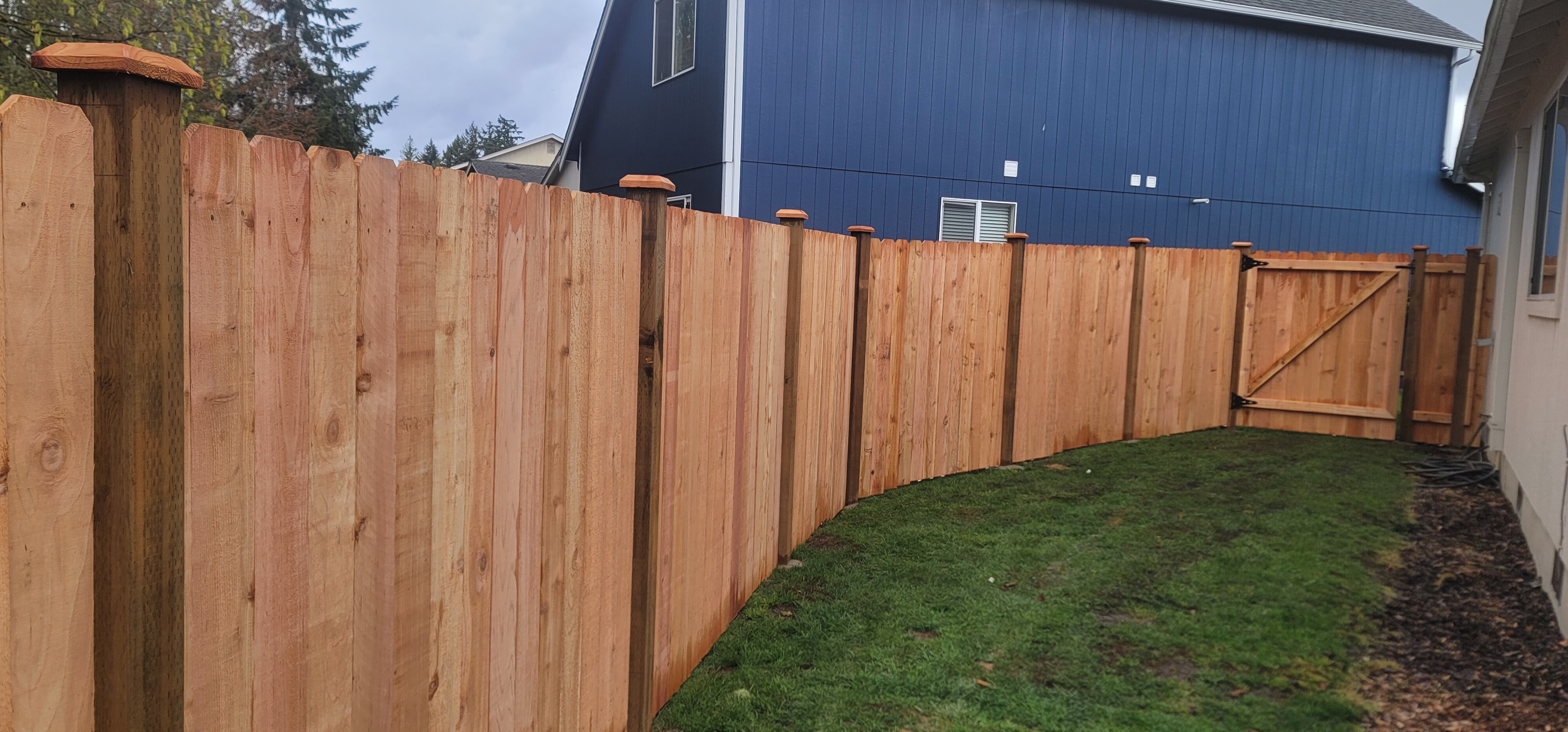 6'FT DOG-EAR CEDAR FENCE