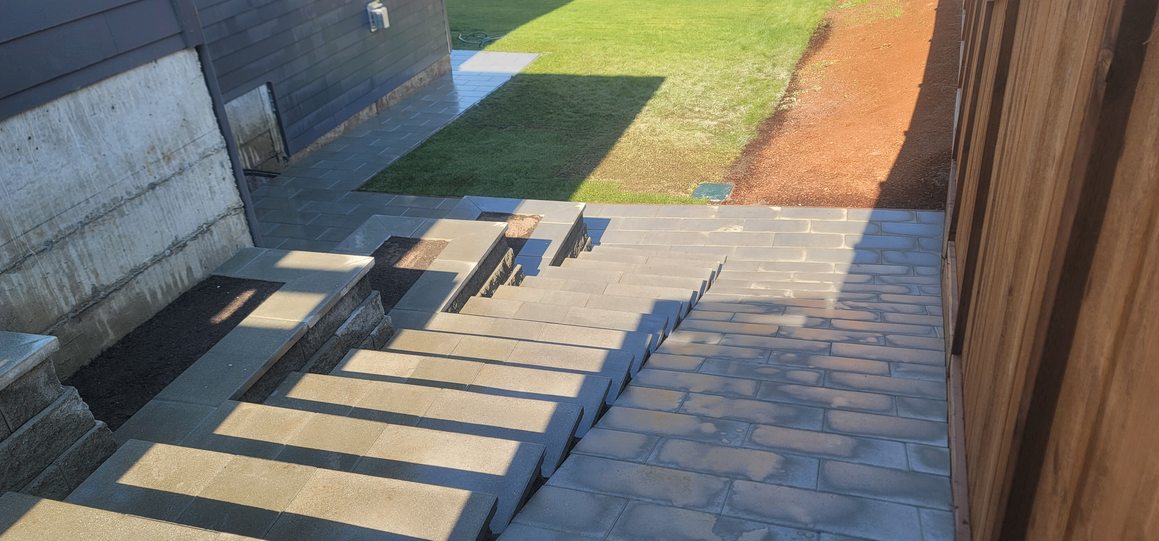 PATHWAYS, STEPS & WALLS WITH VANCOUVER BAY SLABS GRAY