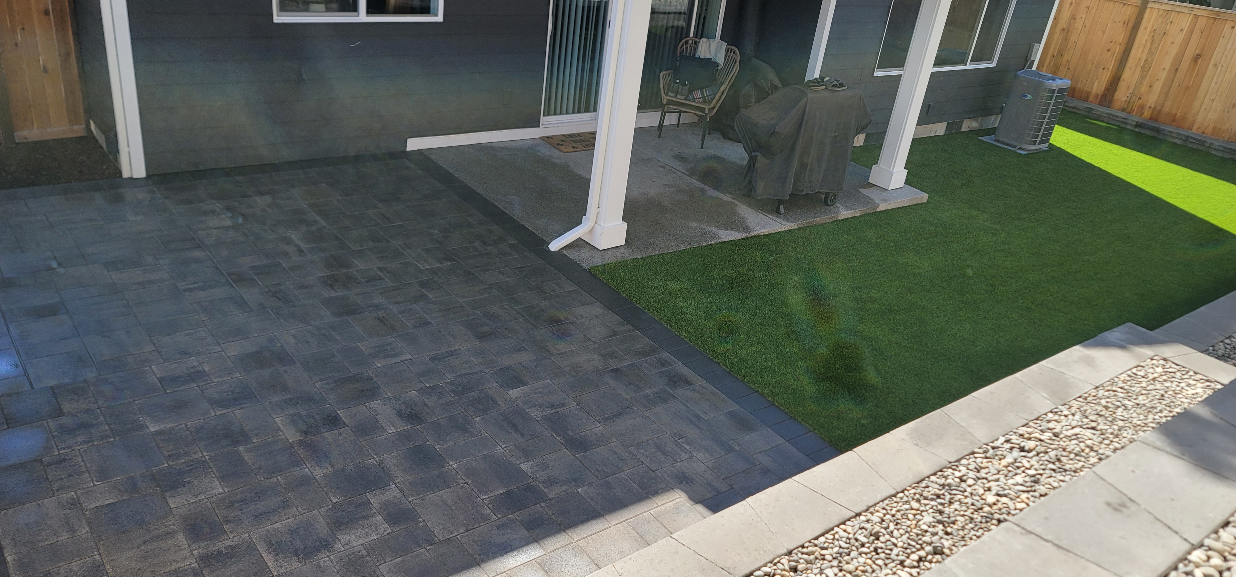 PATIO WITH CATALINA GRANA SLABS